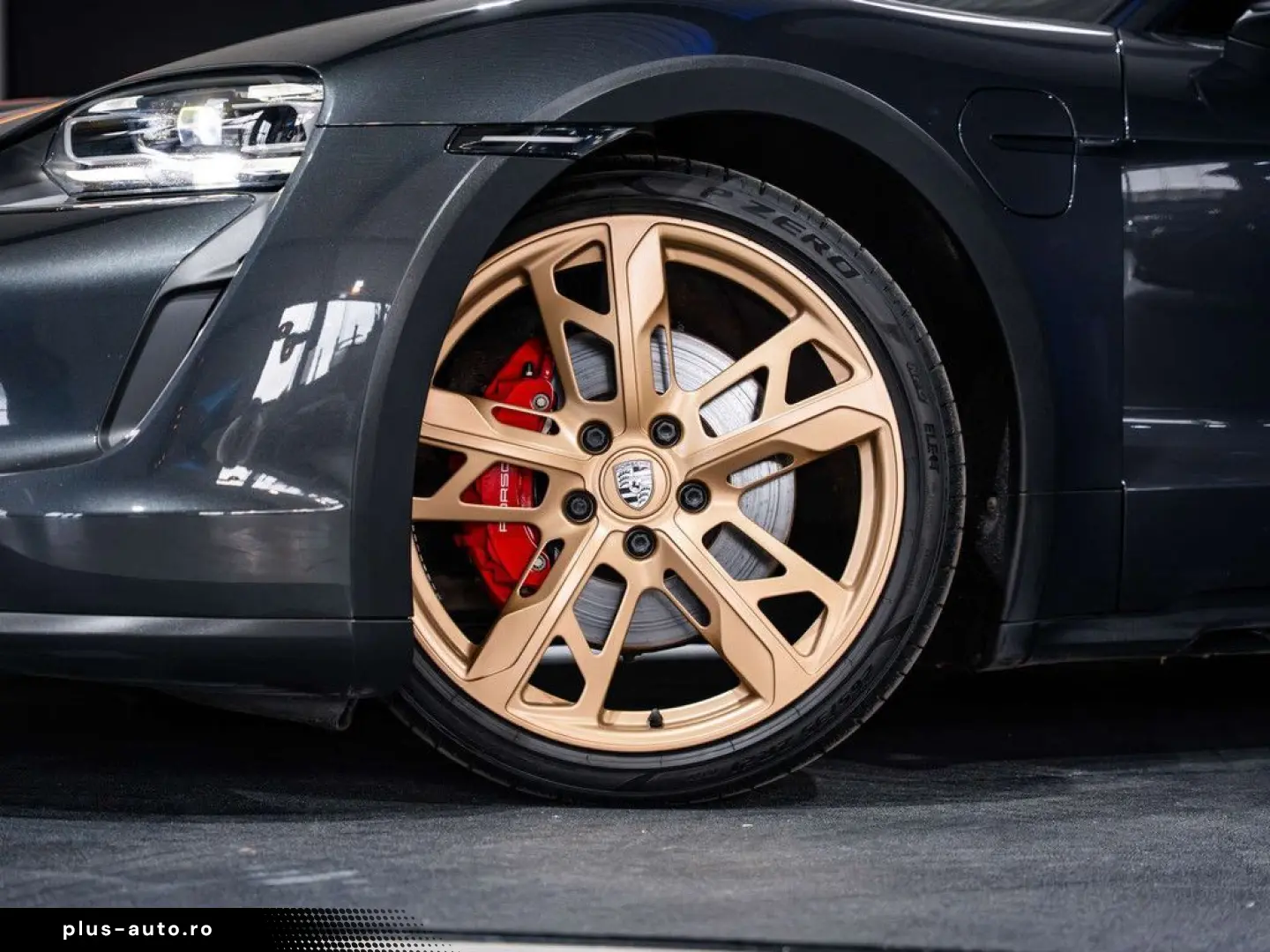 PORSCHE Taycan 4S Cross Turismo - Passenger Display - Sp