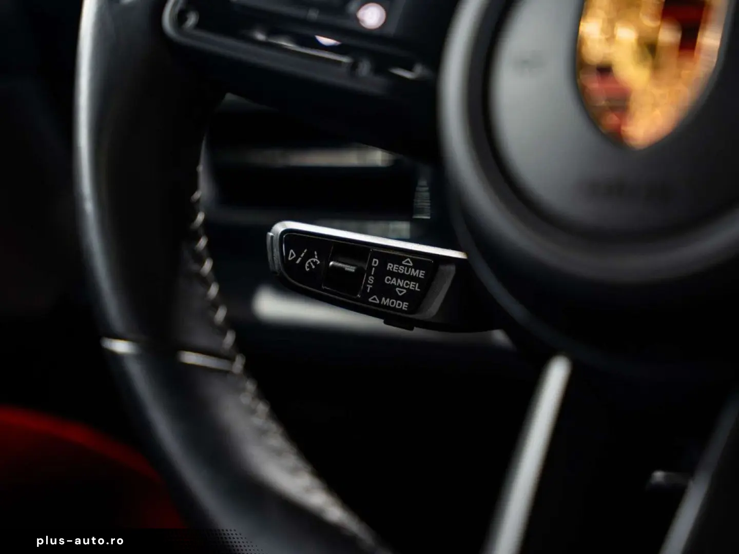 PORSCHE Taycan 4S Cross Turismo - Passenger Display - Sp