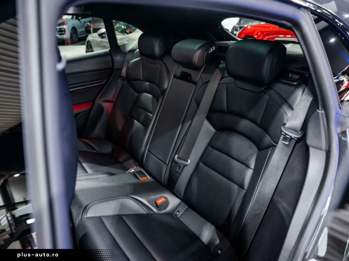 PORSCHE Taycan 4S Cross Turismo - Passenger Display - Sp