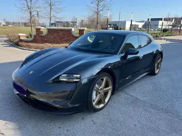 PORSCHE Taycan Sport Turismo Basis PASM CHRONO PANO STZH