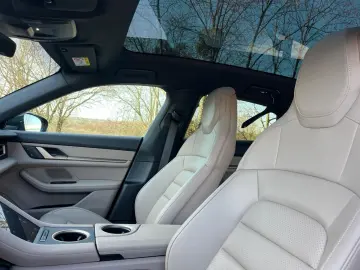 PORSCHE Taycan Sport Turismo Basis PASM CHRONO PANO STZH