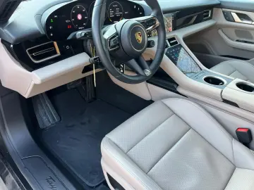 PORSCHE Taycan Sport Turismo Basis PASM CHRONO PANO STZH