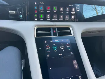 PORSCHE Taycan Sport Turismo Basis PASM CHRONO PANO STZH