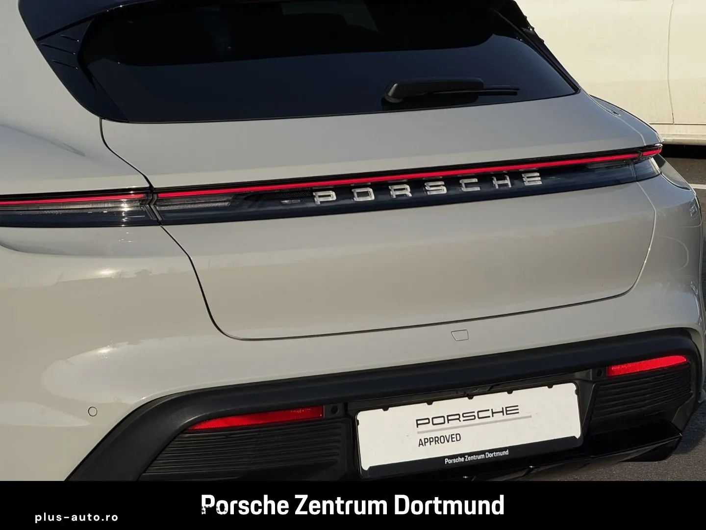 PORSCHE Taycan 4 Cross Turismo HA-Lenkung InnoDrive BOSE