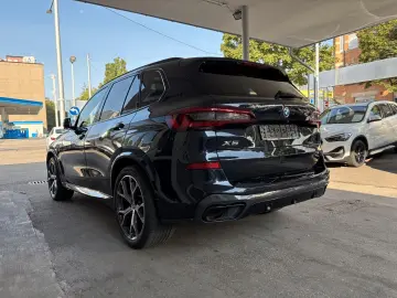 BMW X5 xDrive 45 e M Sport Pano 21  Headup AHK Night