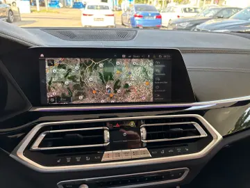 BMW X5 xDrive 45 e M Sport Pano 21  Headup AHK Night