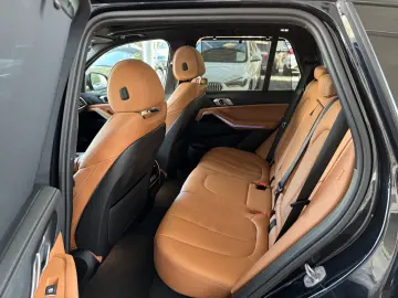 BMW X5 xDrive 45 e M Sport Pano 21  Headup AHK Night