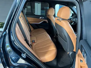 BMW X5 xDrive 45 e M Sport Pano 21  Headup AHK Night