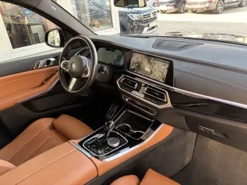 BMW X5 xDrive 45 e M Sport Pano 21  Headup AHK Night