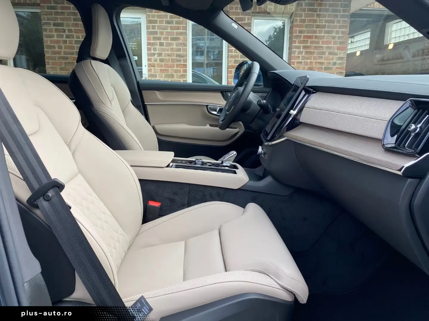 Volvo XC90 T8 Plus Bright Recharge Plug-In Hybrid AWD