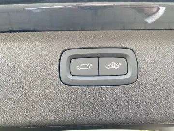 Volvo XC90 T8 Plus Bright Recharge Plug-In Hybrid AWD