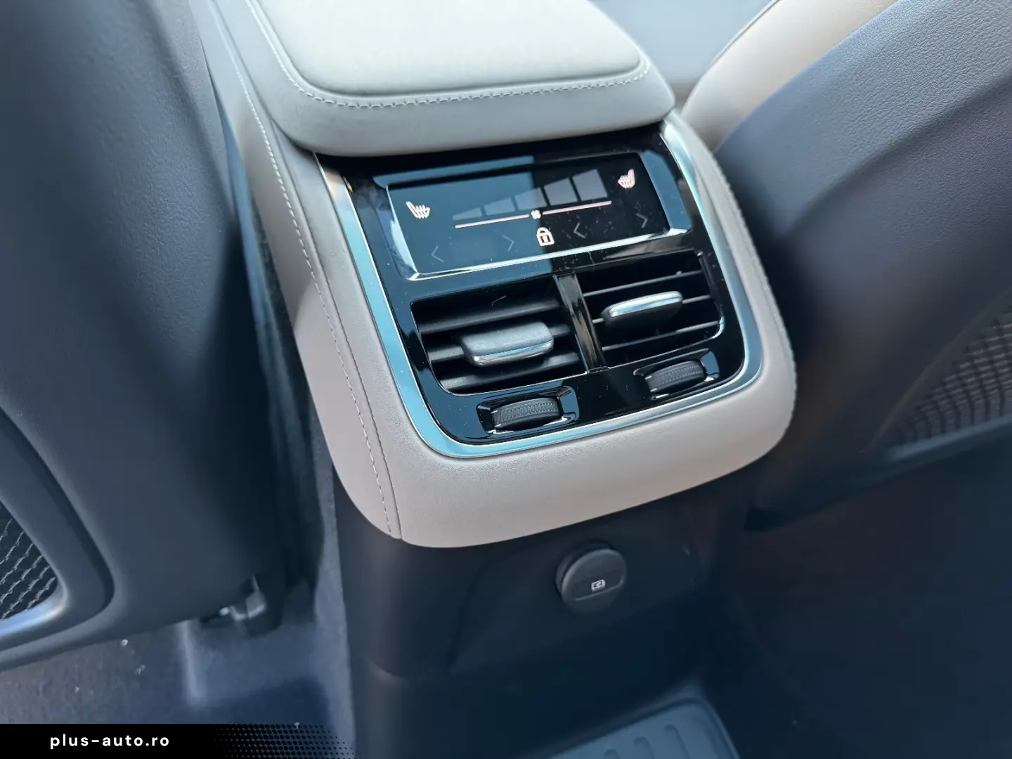 Volvo XC 90 T8 Plus Dark  PANO HEAD-UP