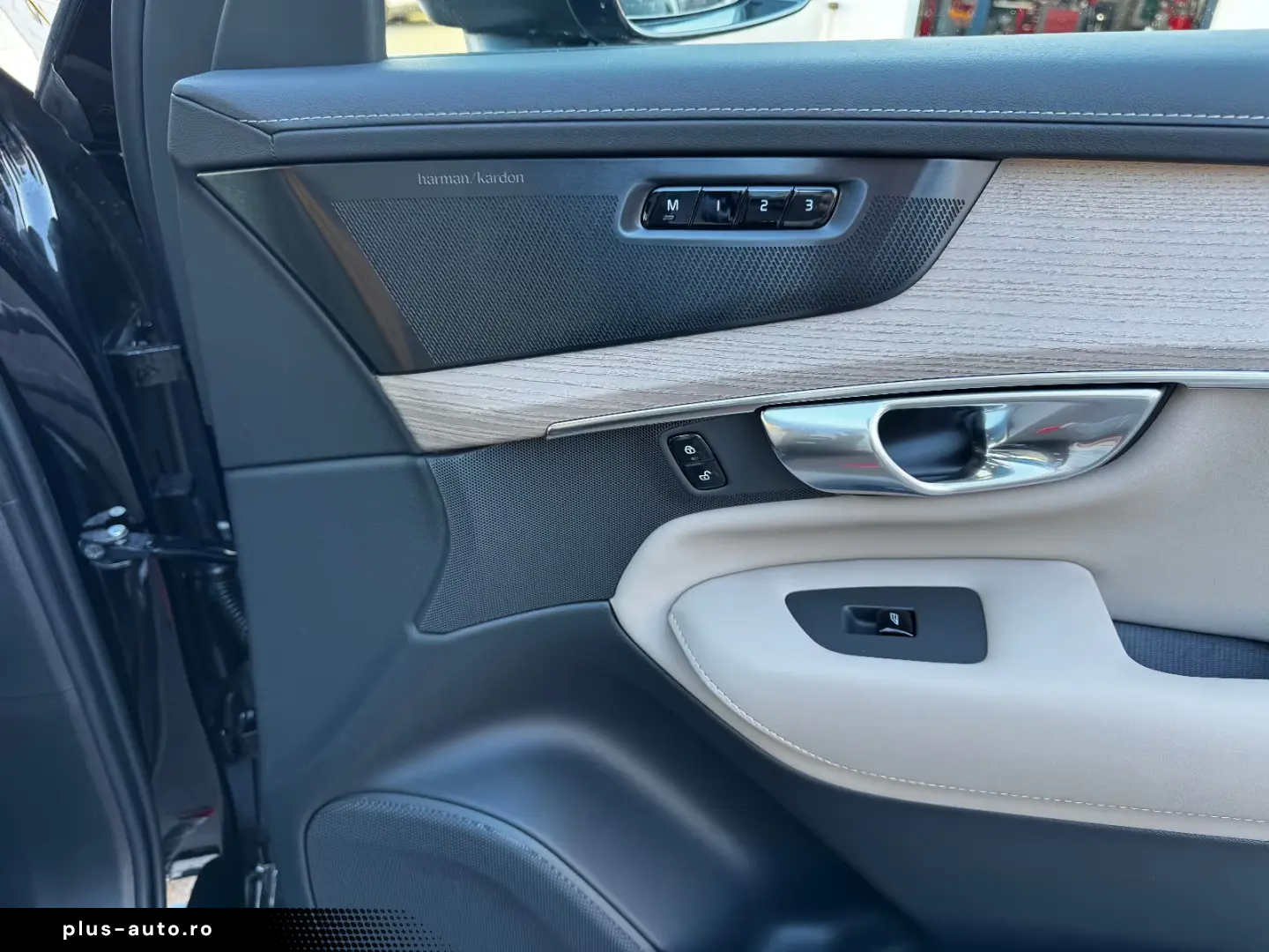 Volvo XC 90 T8 Plus Dark  PANO HEAD-UP