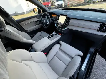 Volvo XC 90 T8 Plus Dark  PANO HEAD-UP