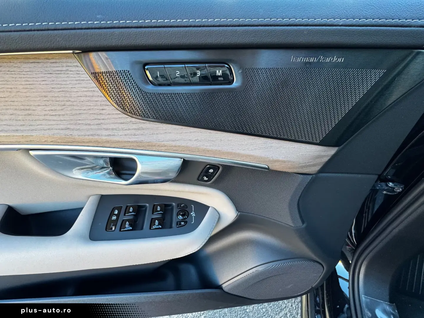 Volvo XC 90 T8 Plus Dark  PANO HEAD-UP