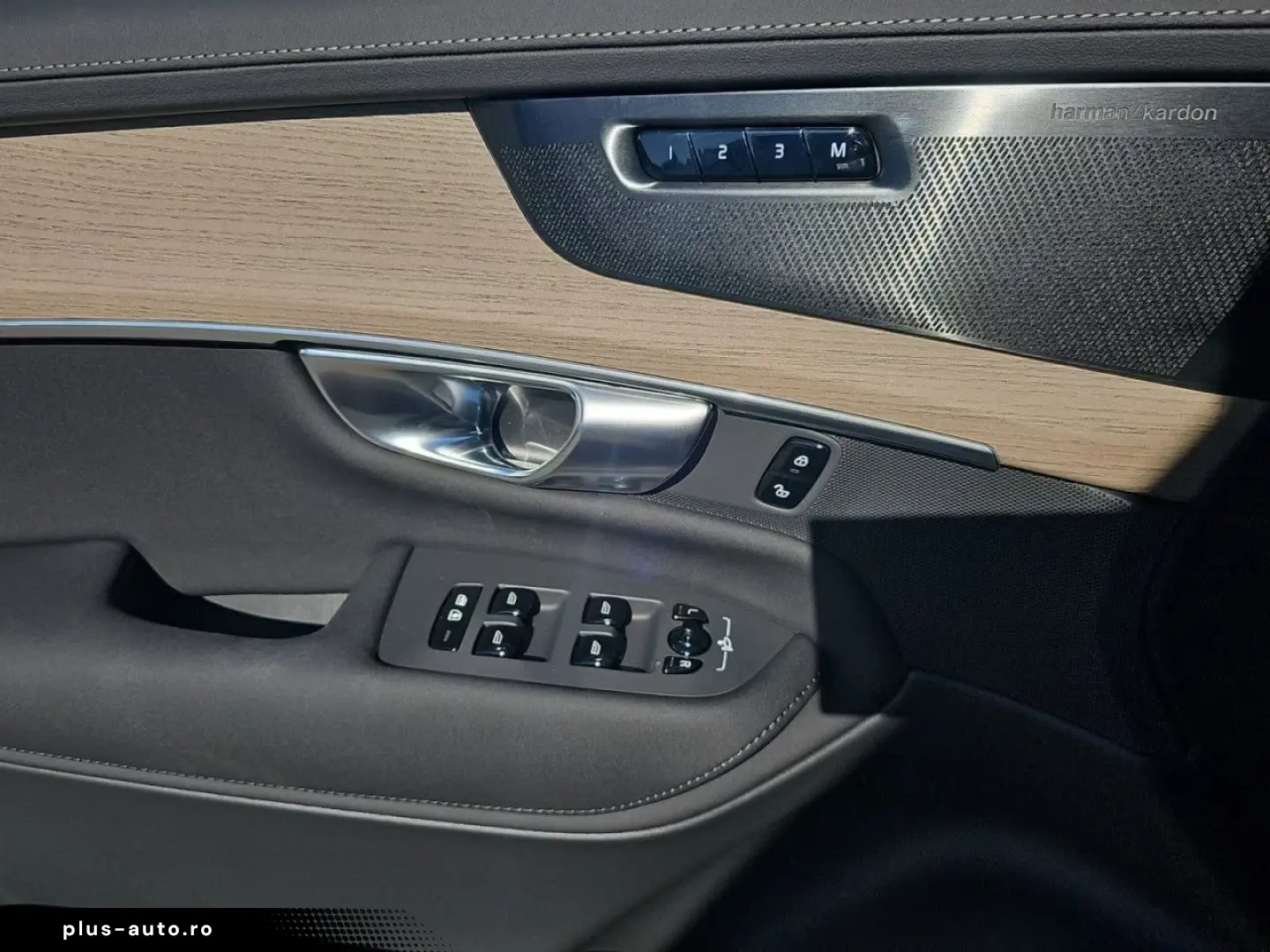 Volvo XC90 T8 Plus Dark COMMERCIAL SPECIAL PANO 360