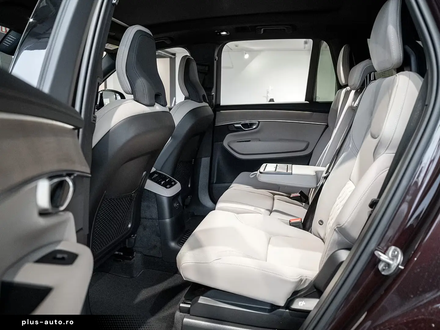 Volvo XC90 T8 AWD Plus Dark