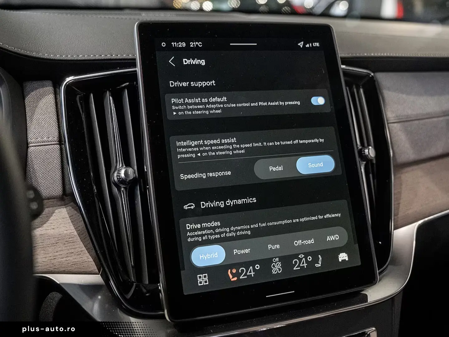 Volvo XC90 T8 AWD Plus Dark