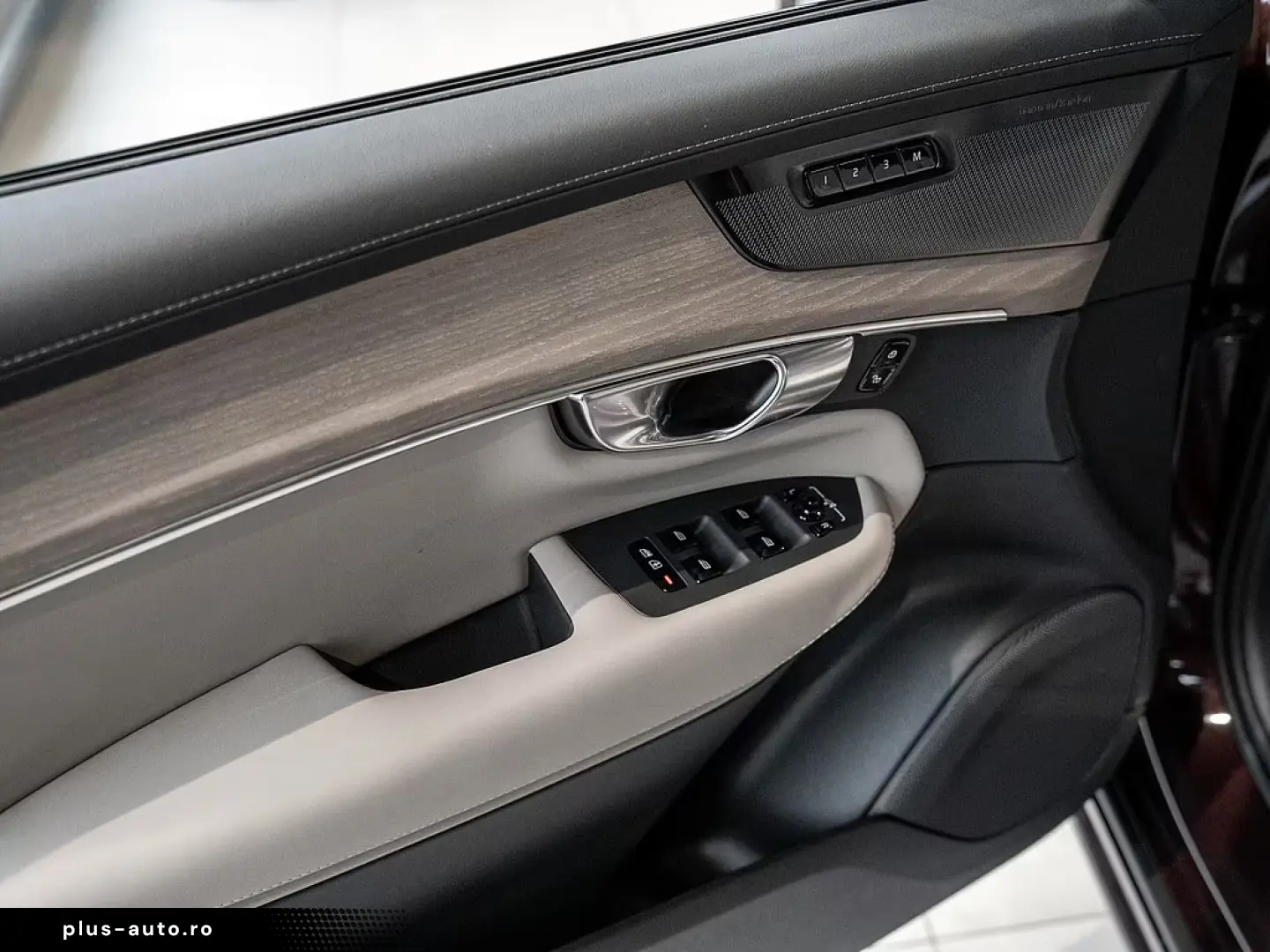 Volvo XC90 T8 AWD Plus Dark