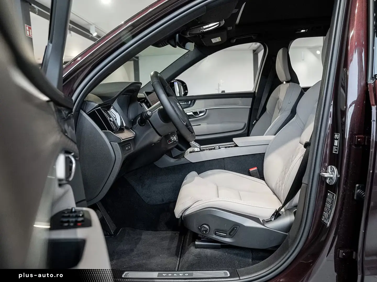 Volvo XC90 T8 AWD Plus Dark