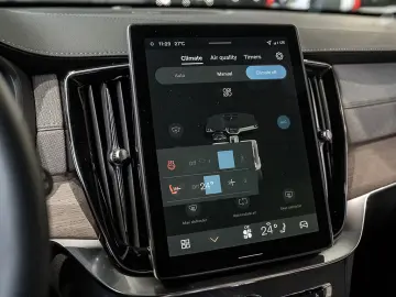 Volvo XC90 T8 AWD Plus Dark