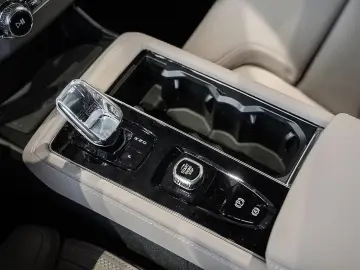 Volvo XC90 T8 AWD Plus Dark