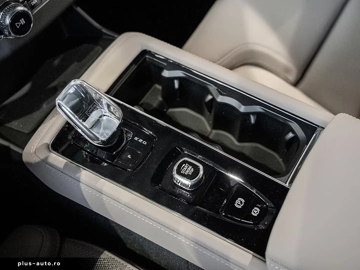 Volvo XC90 T8 AWD Plus Dark