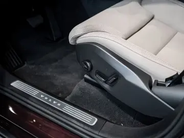 Volvo XC90 T8 AWD Plus Dark