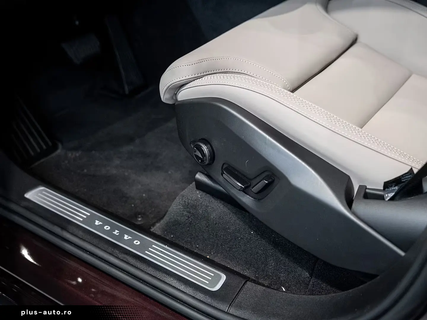 Volvo XC90 T8 AWD Plus Dark