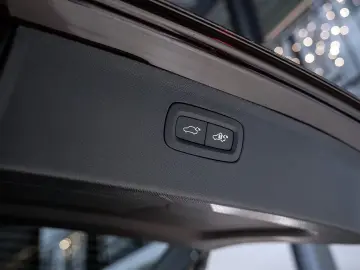 Volvo XC90 T8 AWD Plus Dark