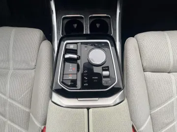 BMW 740d xDrive LiCoPro PAPro DAPro SH DAB Bluetooth