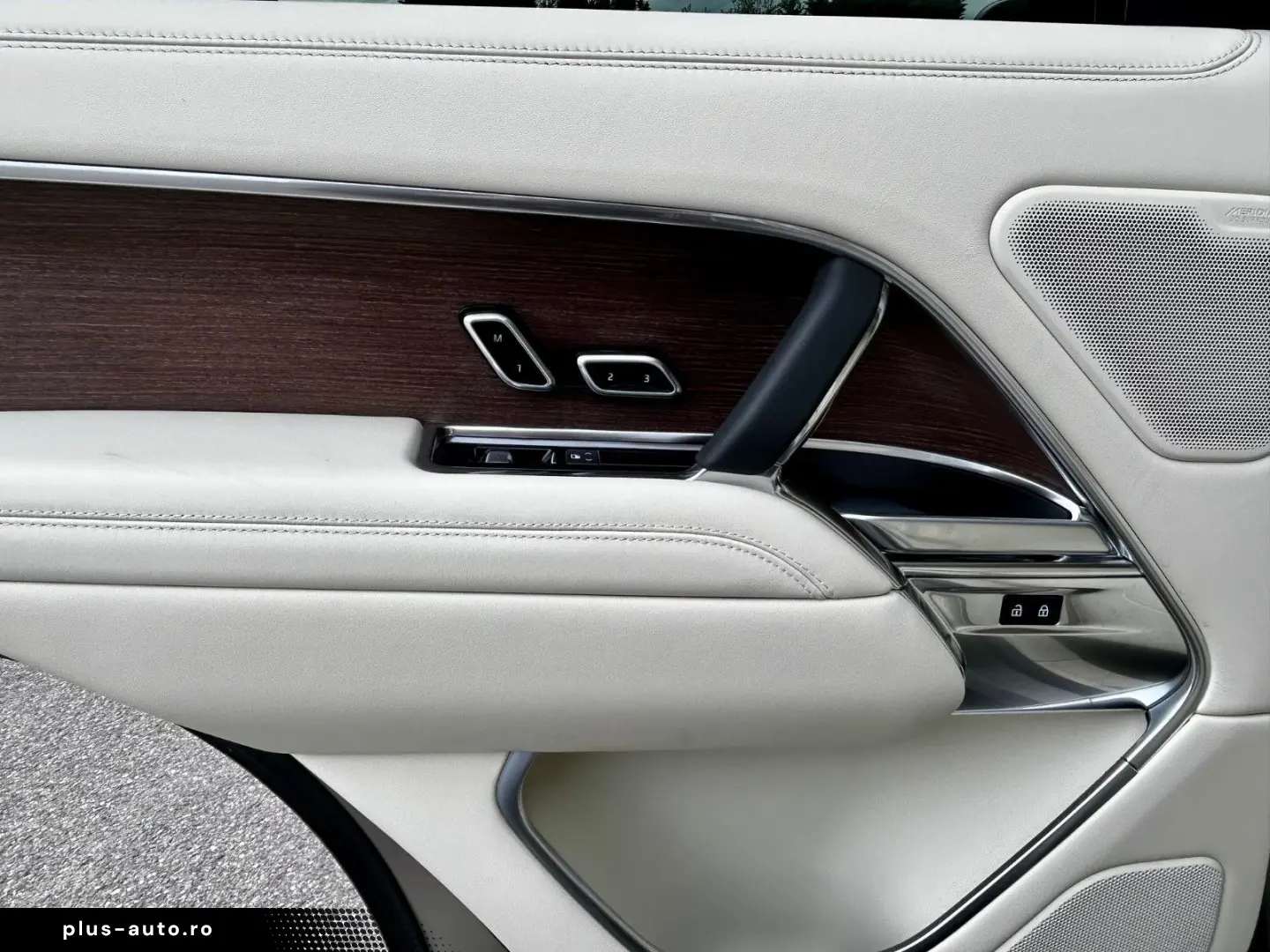 LAND ROVER Range Rover P440e Autobiography Hybrid