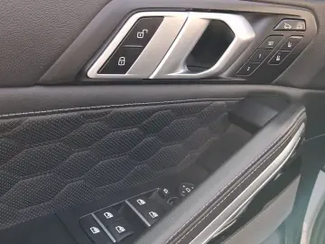 BMW X6 M Competition AHK Pano DrivAs ParkAsPro