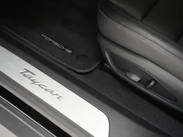 PORSCHE Taycan Sport FACELIFT Pano 20  360 BOSE ACC