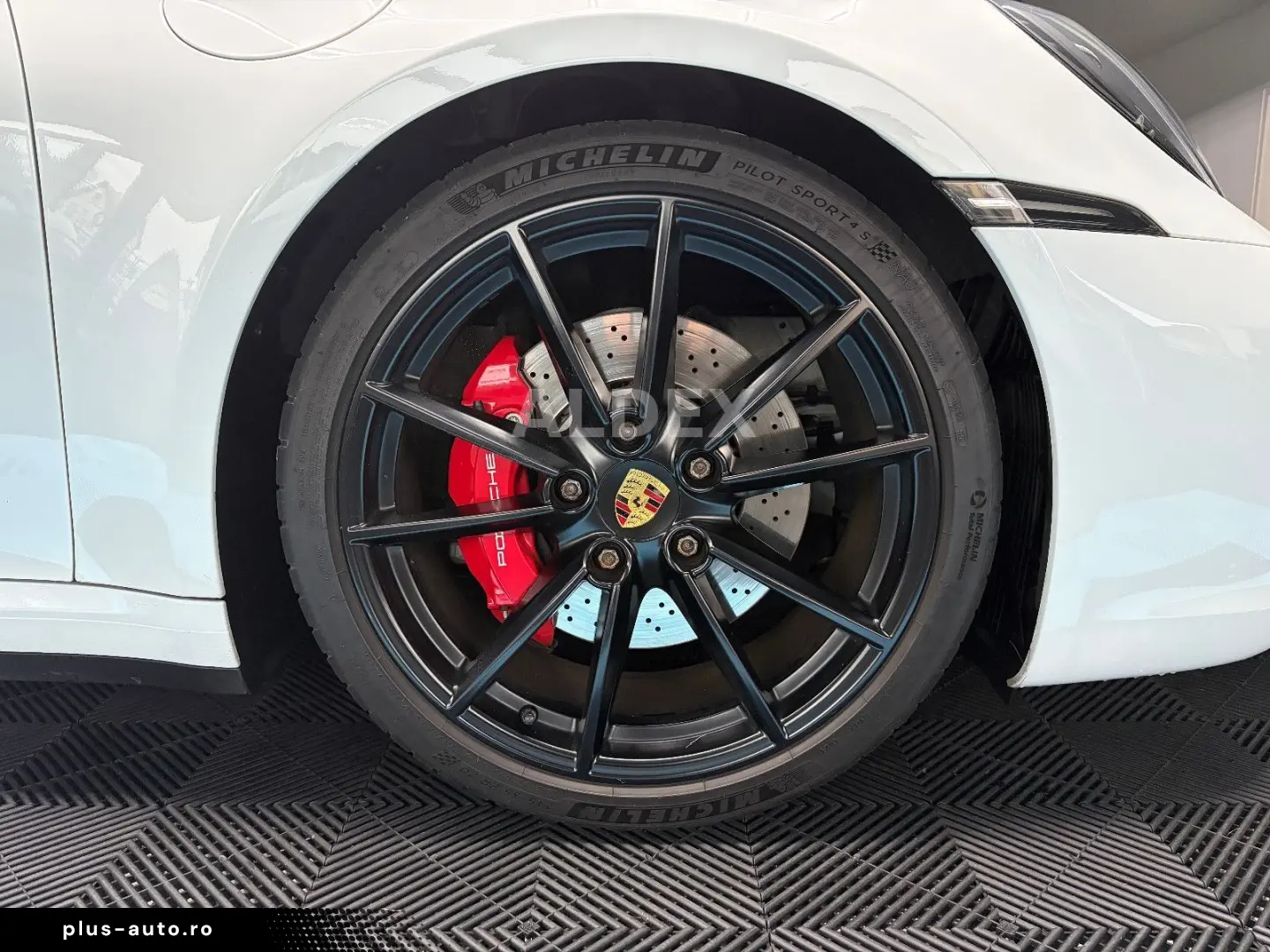 PORSCHE 992 Carrera S 18 WEGE SPORTABGAS MATRX APPRROVED