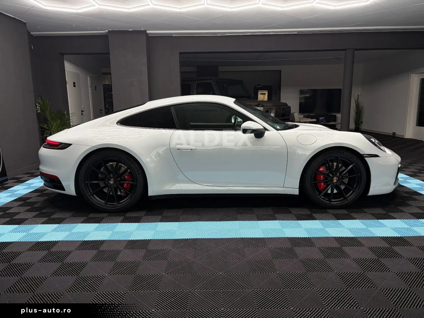 PORSCHE 992 Carrera S 18 WEGE SPORTABGAS MATRX APPRROVED