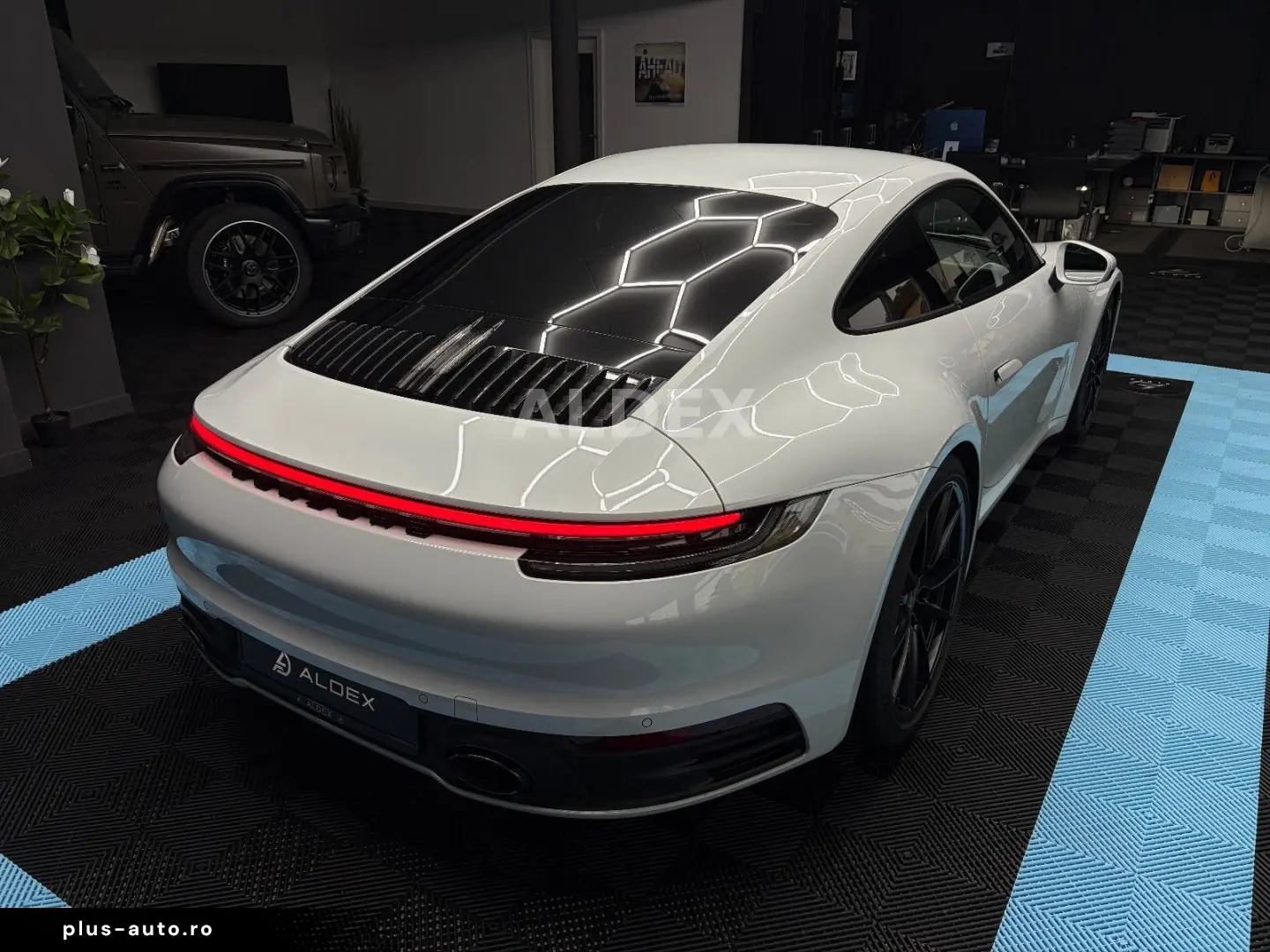 PORSCHE 992 Carrera S 18 WEGE SPORTABGAS MATRX APPRROVED