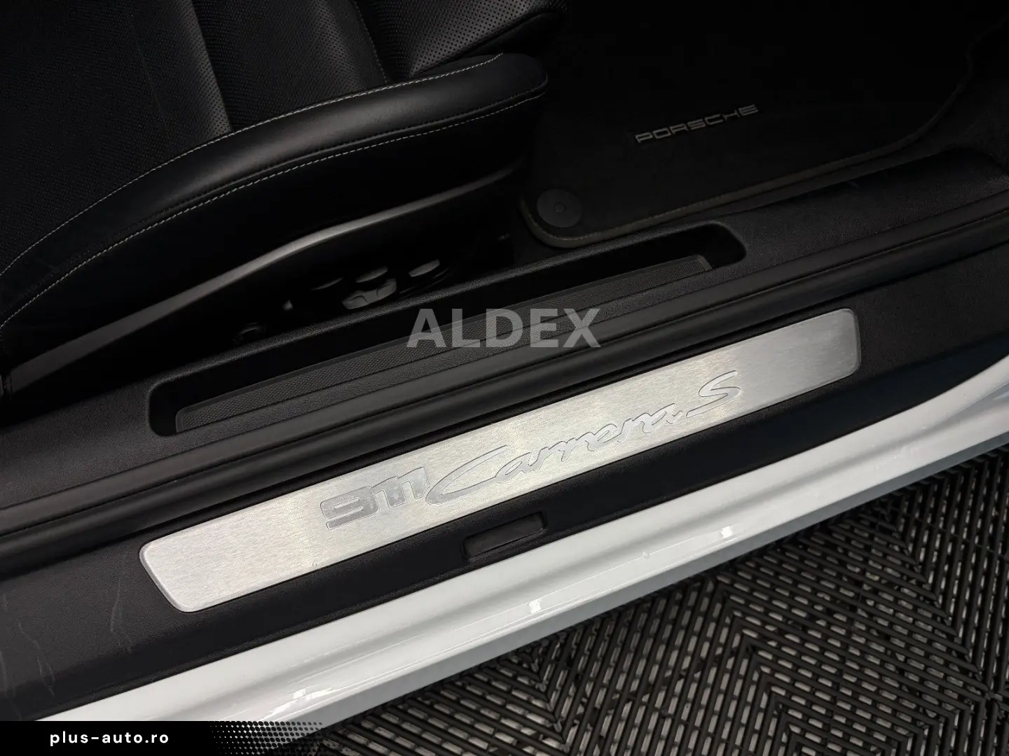 PORSCHE 992 Carrera S 18 WEGE SPORTABGAS MATRX APPRROVED