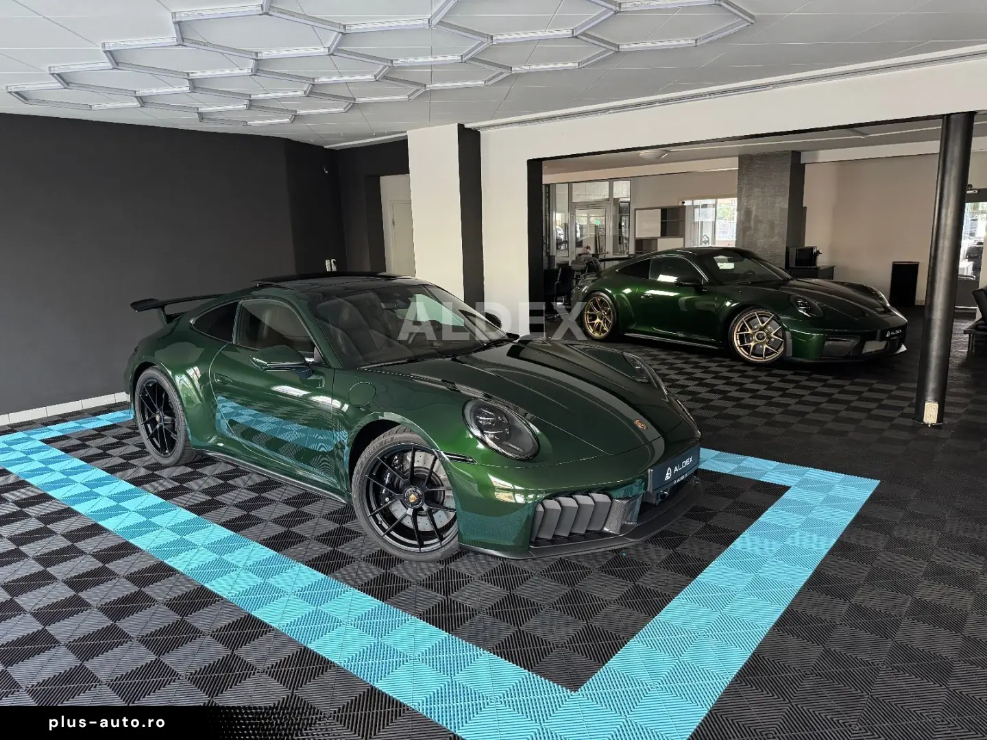 PORSCHE 992 Carrera S 18 WEGE SPORTABGAS MATRX APPRROVED