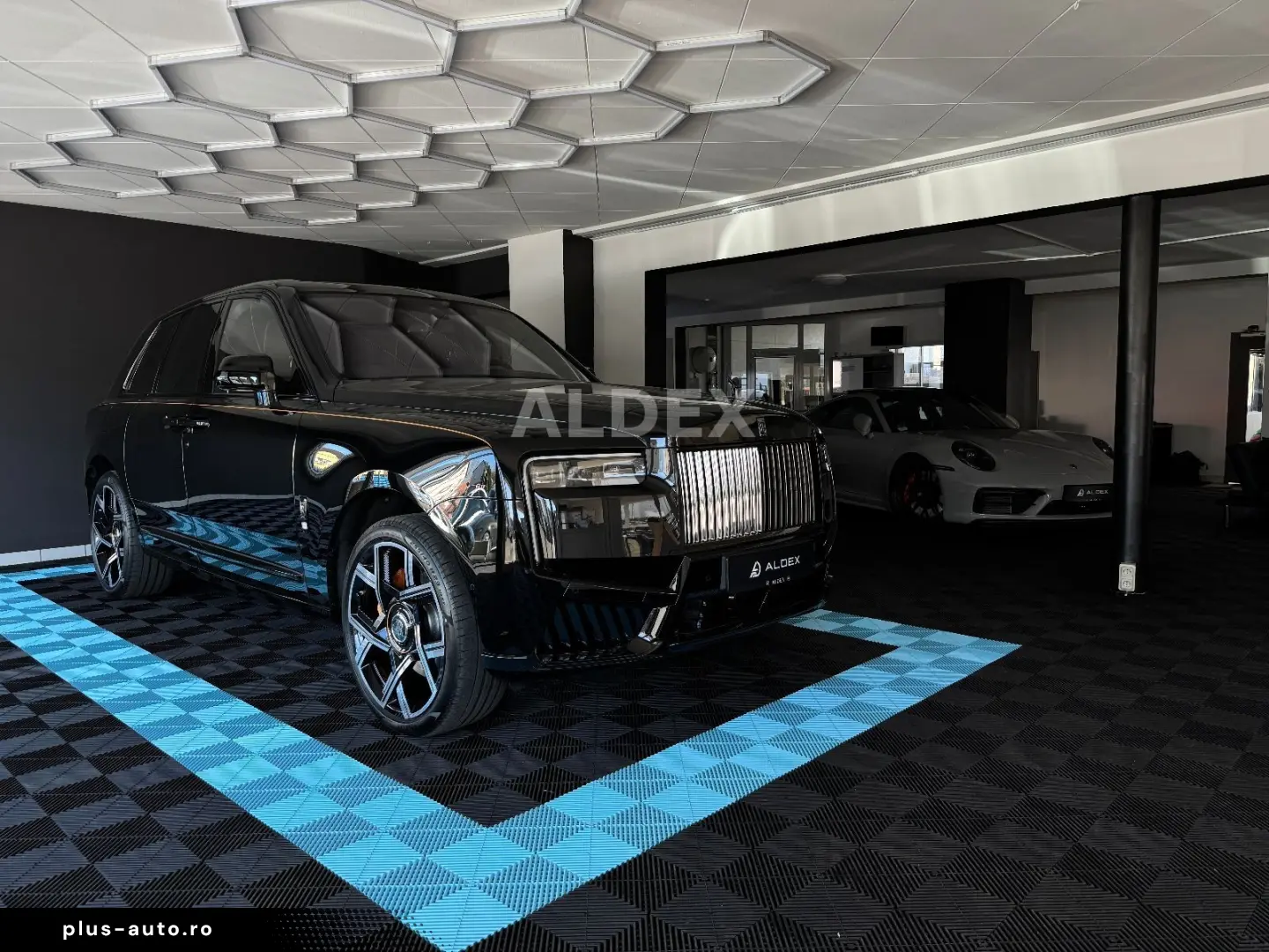 PORSCHE 992 Carrera S 18 WEGE SPORTABGAS MATRX APPRROVED