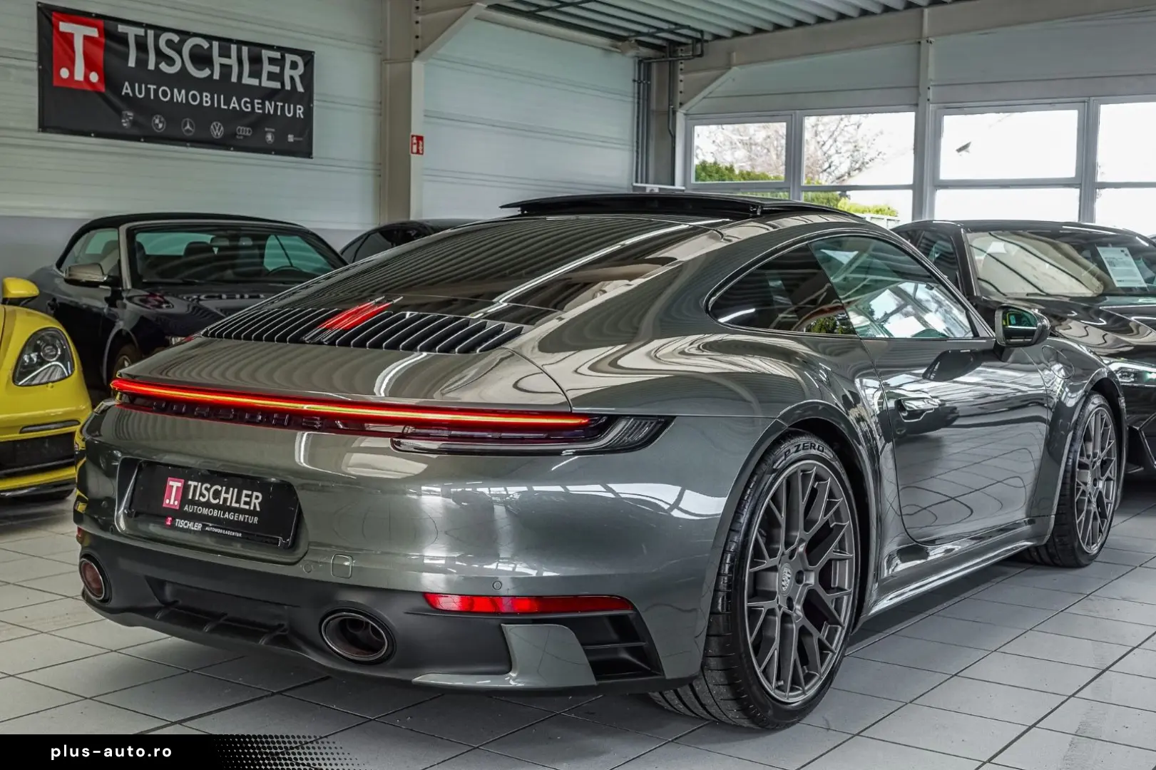 PORSCHE 992 Carrera 4S LIFT PANO Sitzlüft SportCh ACC 21