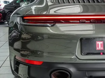PORSCHE 992 Carrera 4S LIFT PANO Sitzlüft SportCh ACC 21