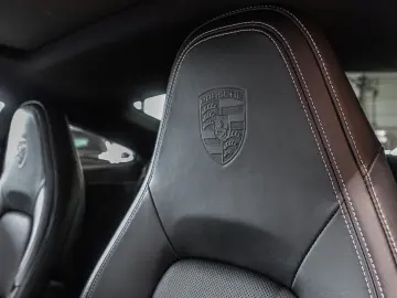 PORSCHE 992 Carrera 4S LIFT PANO Sitzlüft SportCh ACC 21
