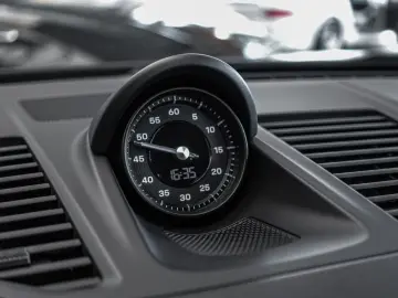 PORSCHE 992 Carrera 4S LIFT PANO Sitzlüft SportCh ACC 21