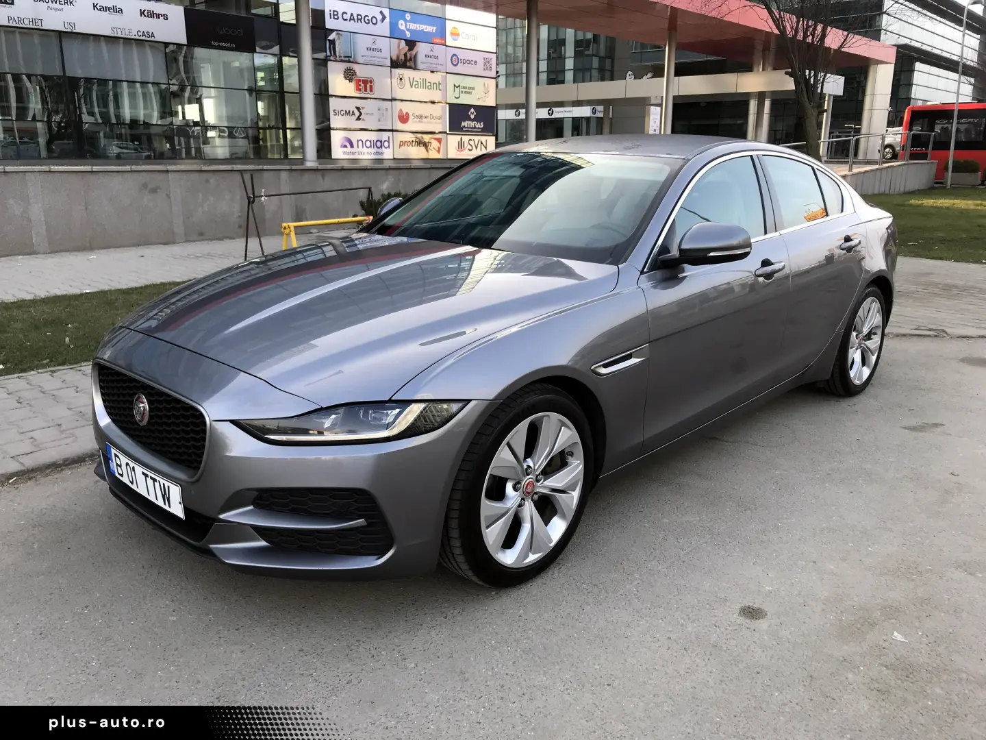 Jaguar XE