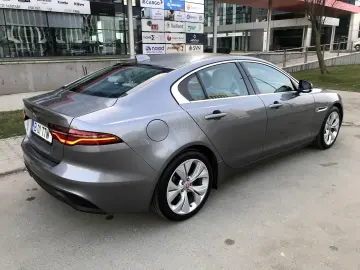 Jaguar XE
