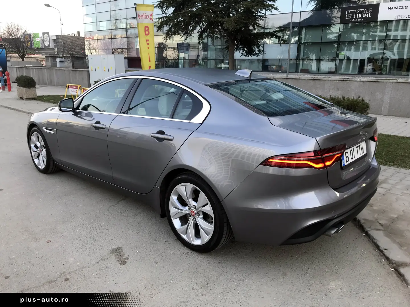 Jaguar XE