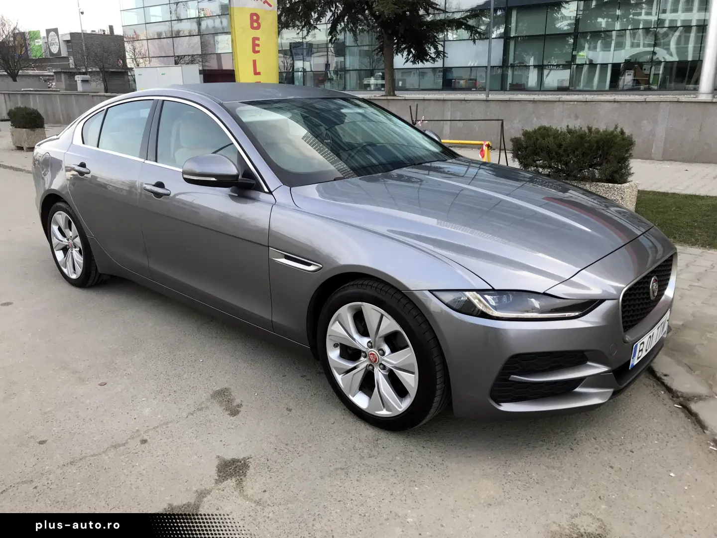 Jaguar XE