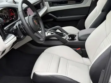 PORSCHE Cayenne Coupe