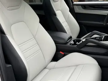 PORSCHE Cayenne Coupe